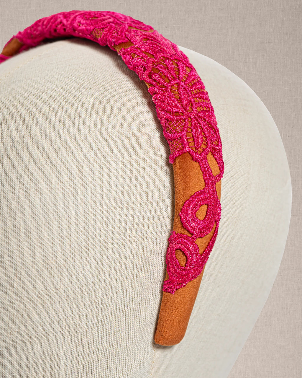 Cerchietto in Velluto Pumpkin con  Pizzo Couture Rosa