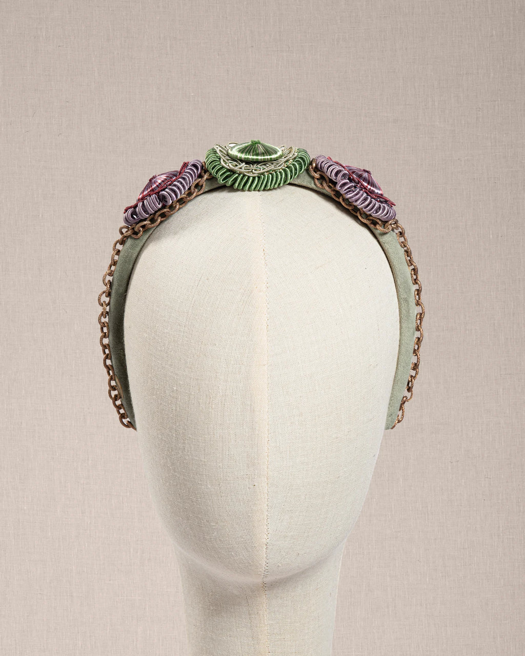 Cerchietto “Pistache & Praliné” Velluto Verde Salvia, Decori Gioiello