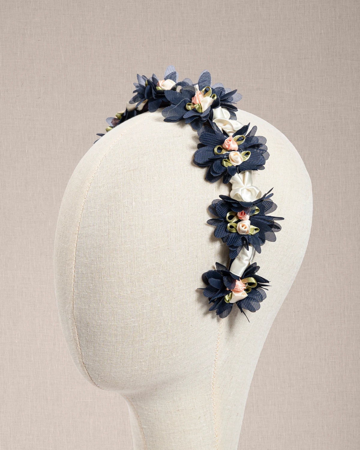 Cerchietto “Petit Jardin” Floreale in Tulle Blu