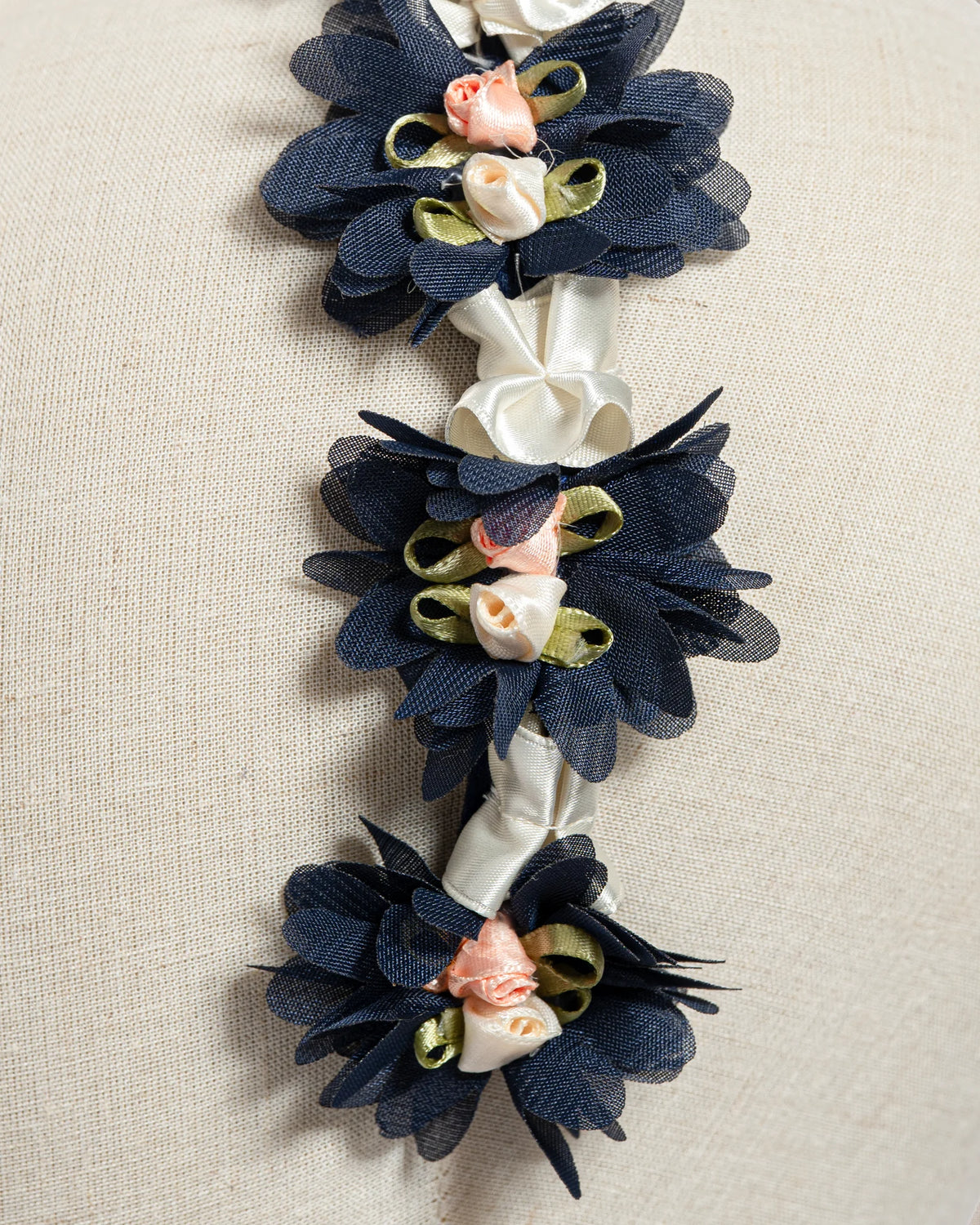 Cerchietto “Petit Jardin” Floreale in Tulle Blu