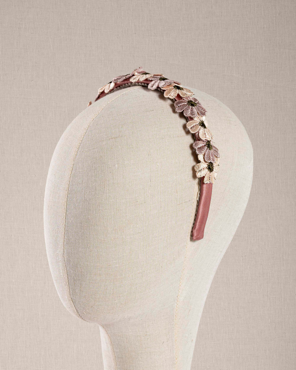 Rosa Satin con Margherite