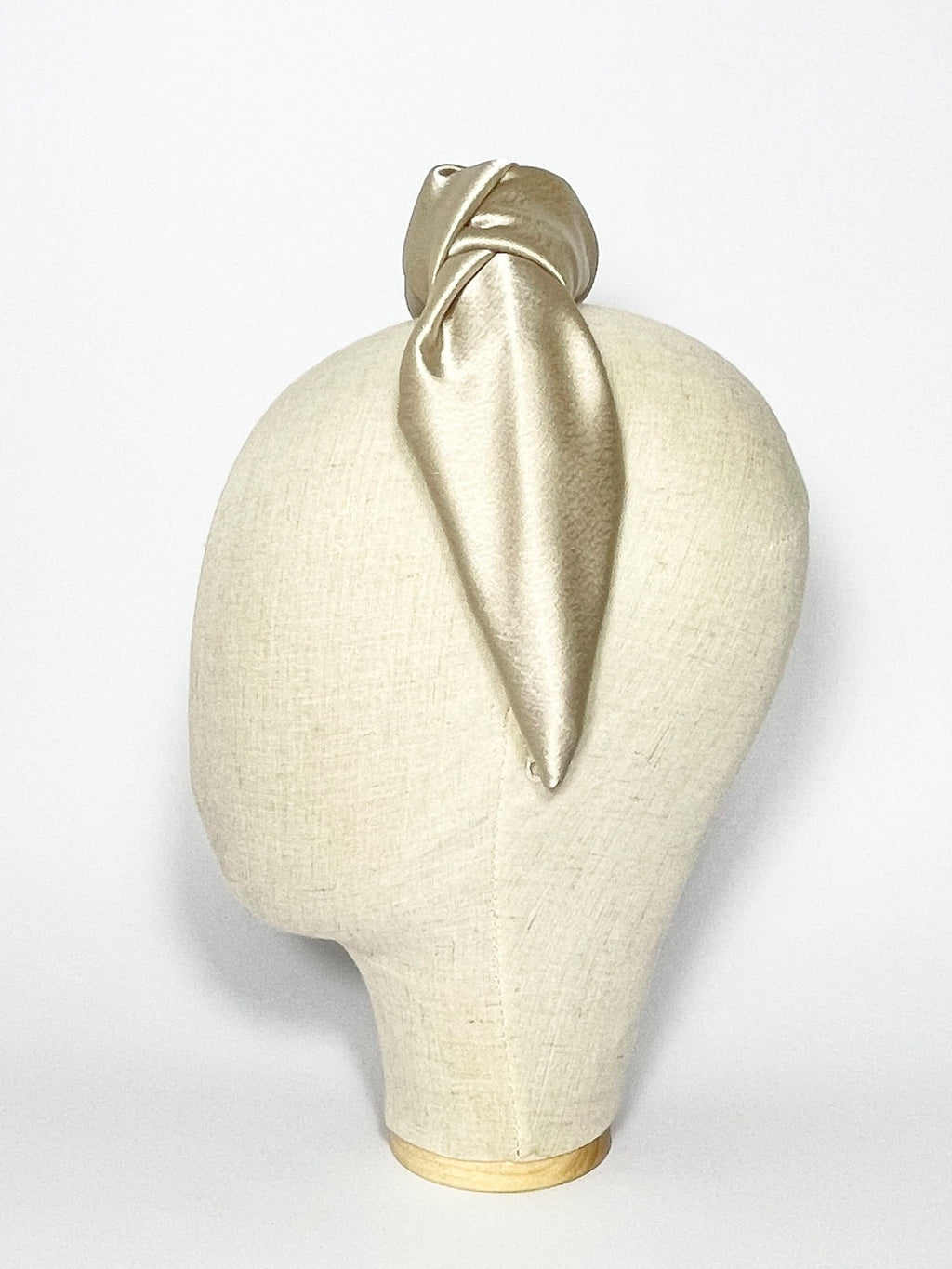 Nodo Oro Chiaro Beige