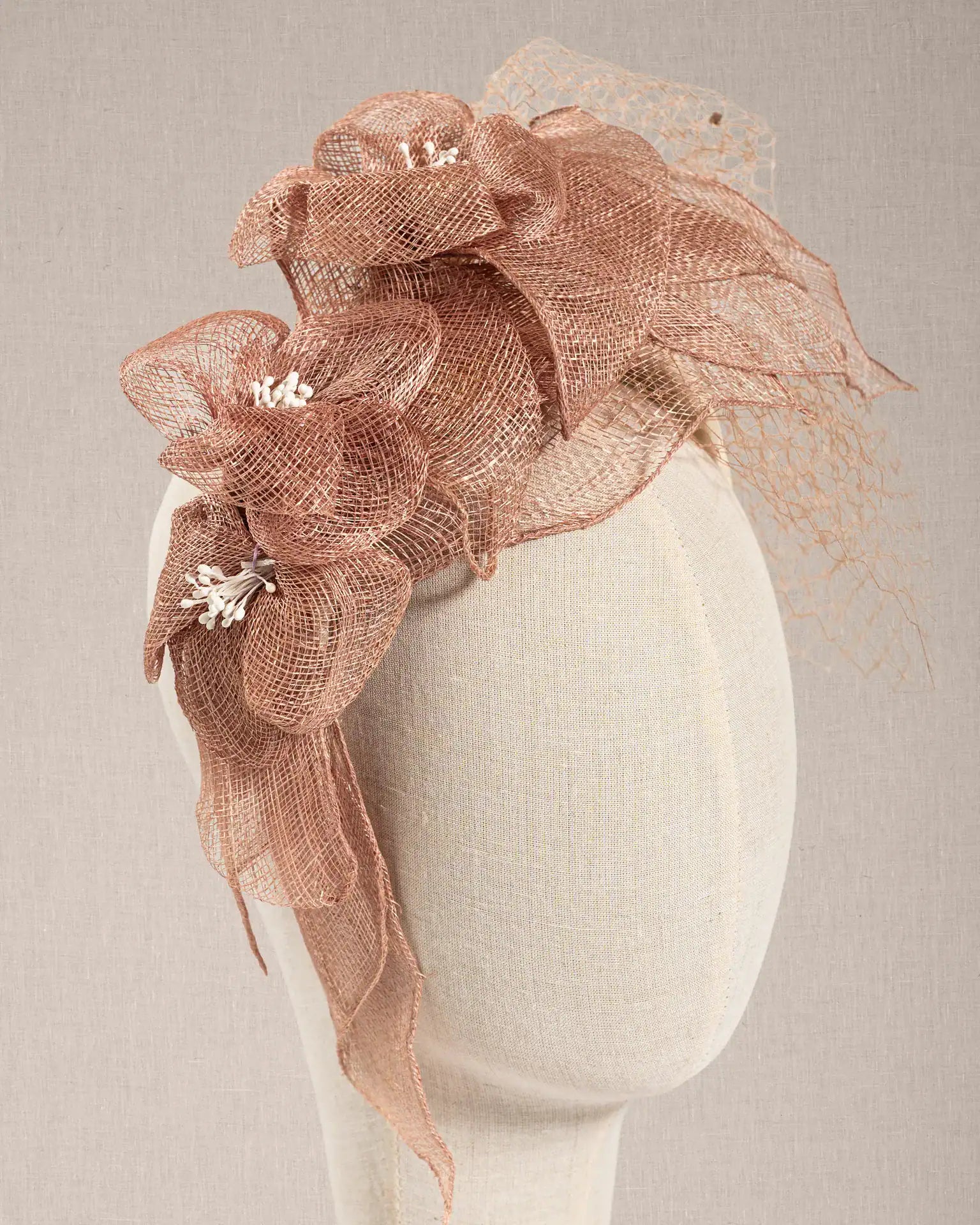 Cerchietto Couture Sinamay fiori Rosa Antico, base Lino e Seta