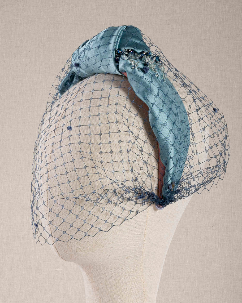 Nodo Azzurro Ricamato
