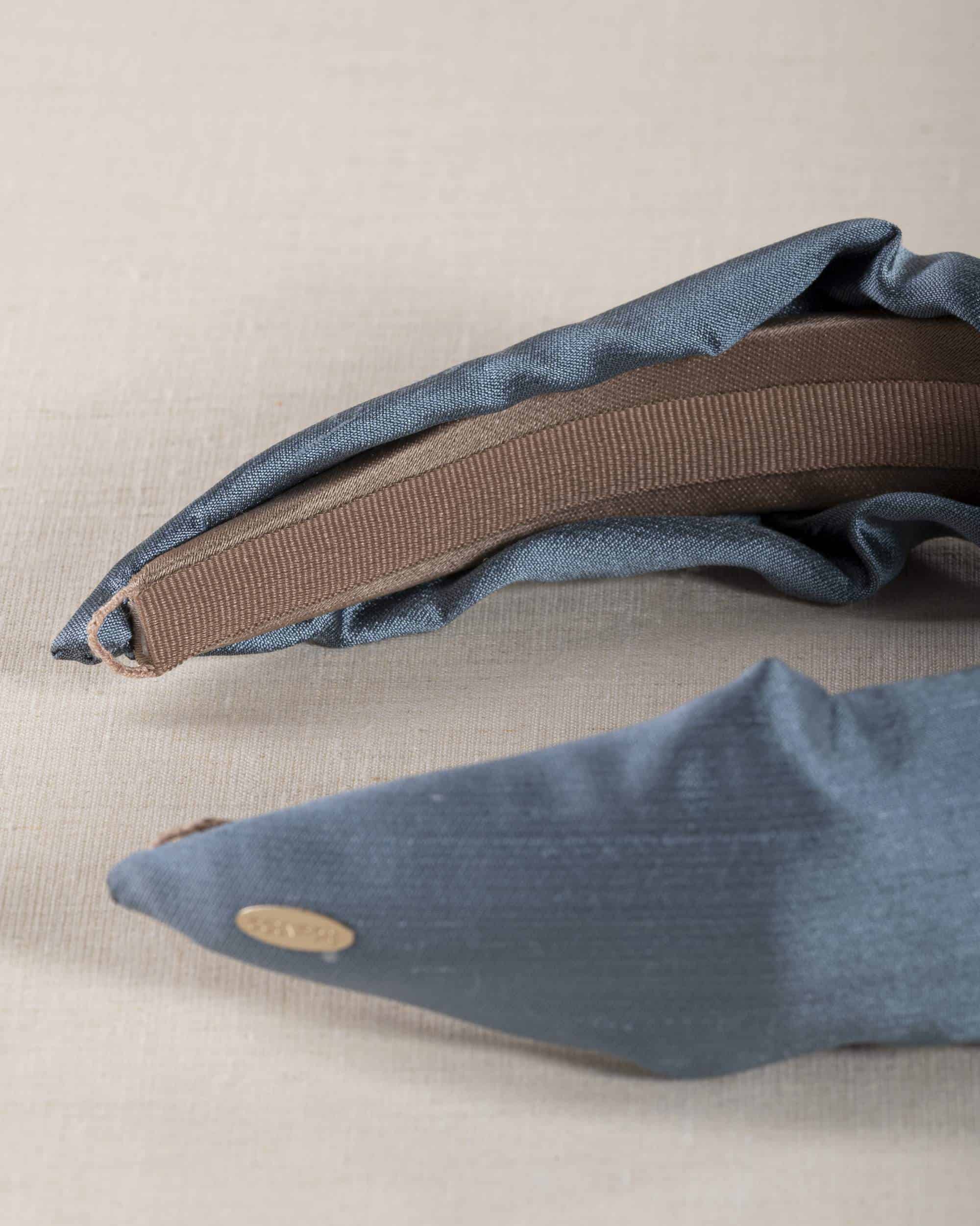 Nodo Blu Shantung di Seta