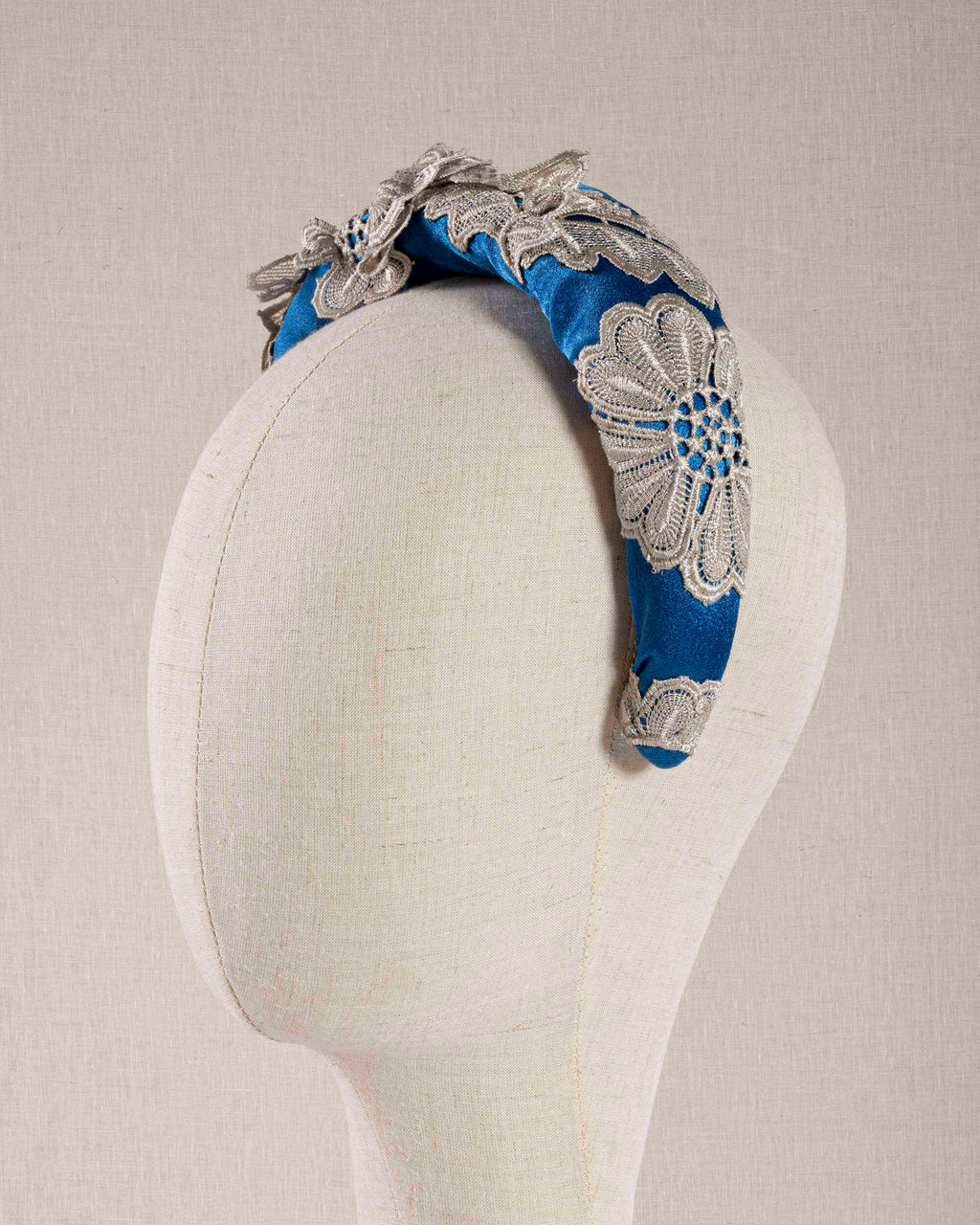 Seta Blu Fiori Macramè