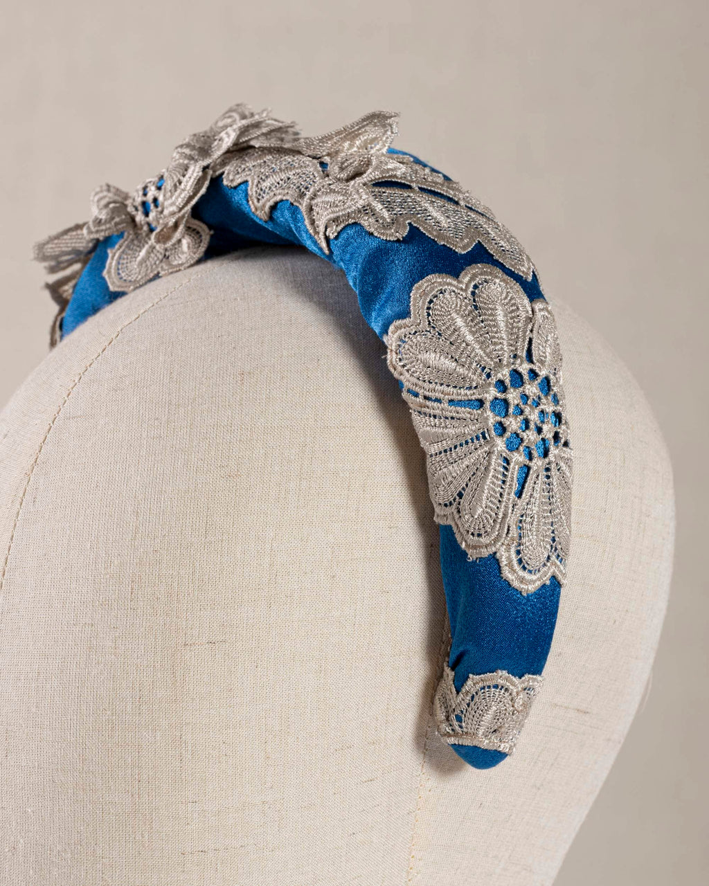 Seta Blu Fiori Macramè