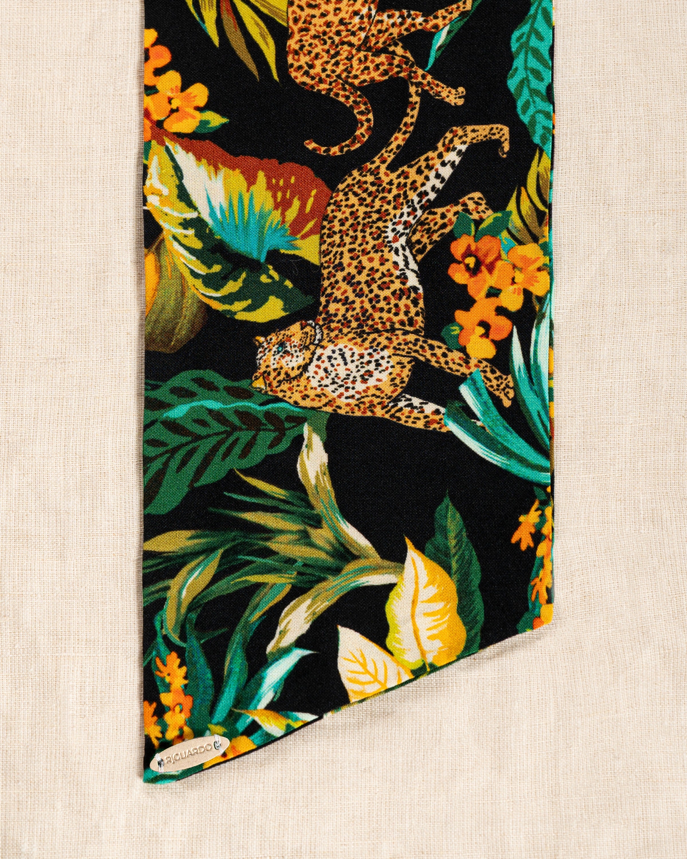 Fascia Jungle nera