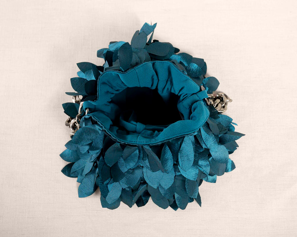 Clutch Petalosa Fluffy Pavone