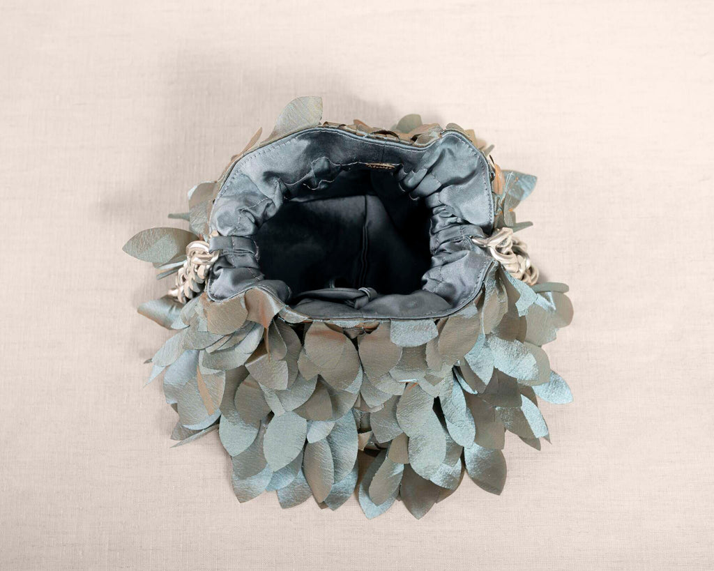 Clutch Petalosa Fluffy Argento