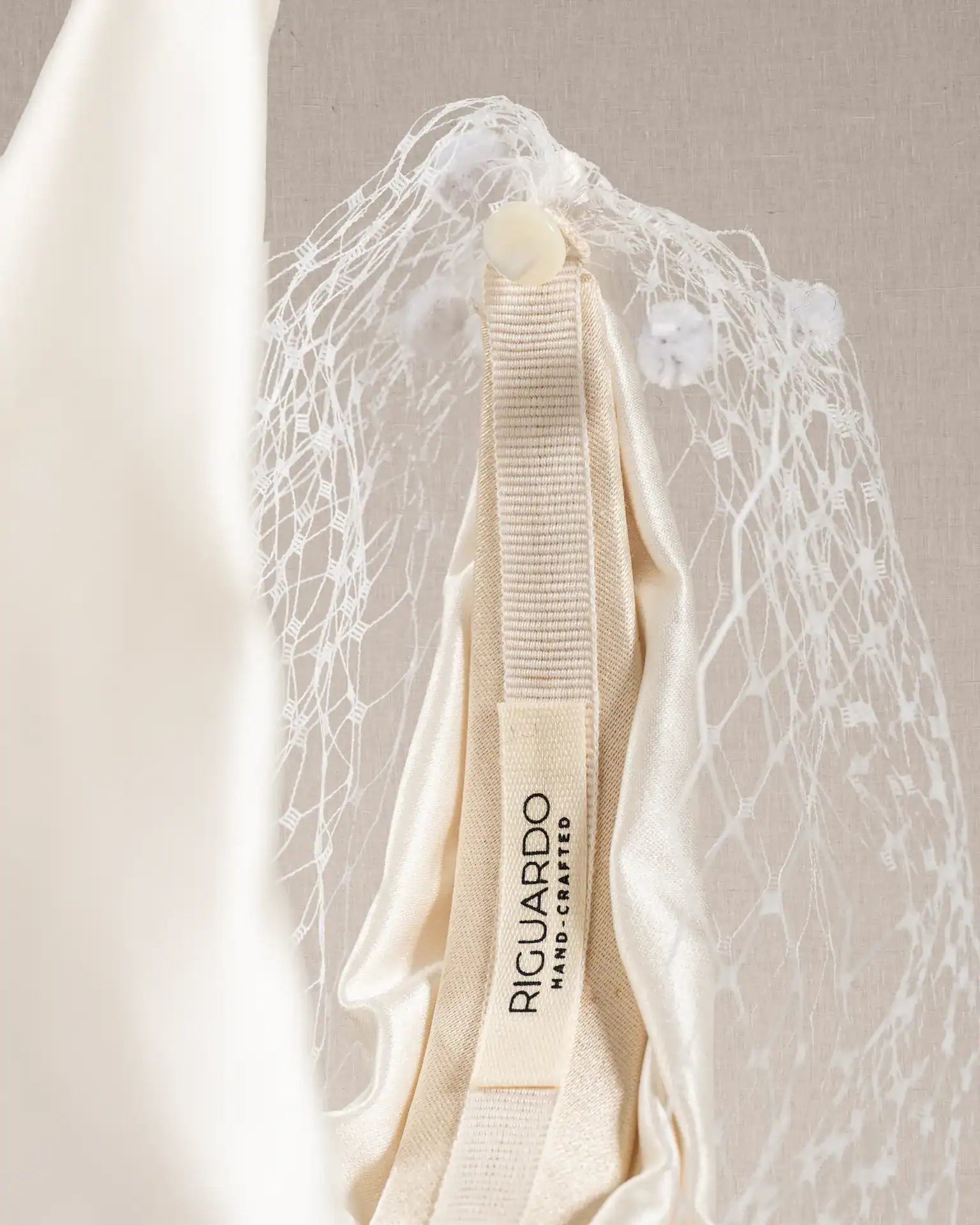 Nodo Satin Bianco con Veletta